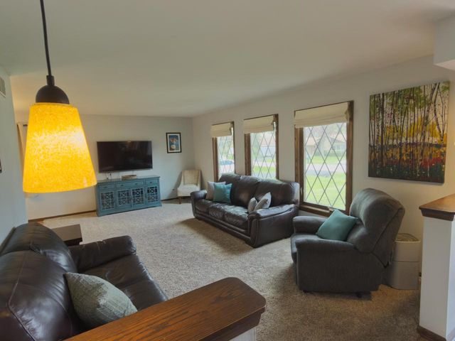 825 Garvens AVENUE, Brookfield, WI 53005