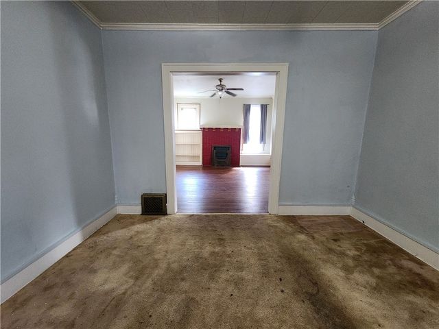 916 Harrison St, New Castle, PA 16101