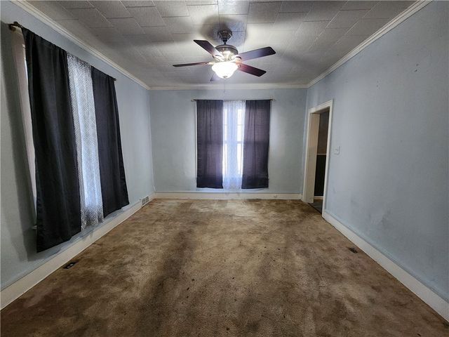 916 Harrison St, New Castle, PA 16101