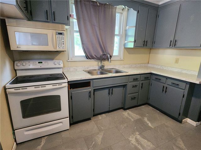916 Harrison St, New Castle, PA 16101