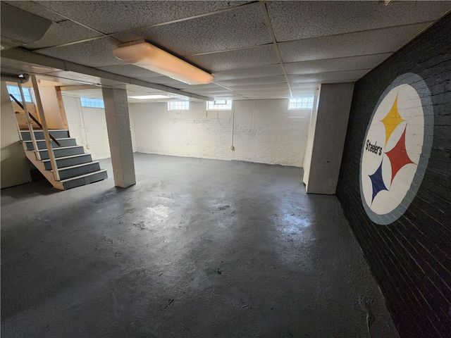 916 Harrison St, New Castle, PA 16101