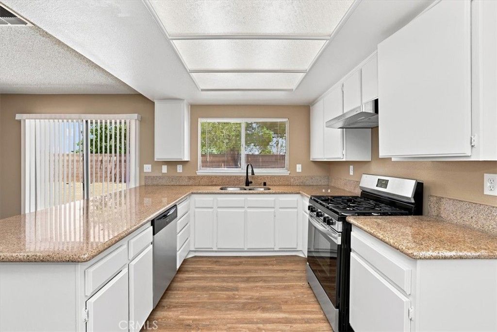 Image 11 of property listing at 1855 E Avenue R2, Palmdale, CA 93550