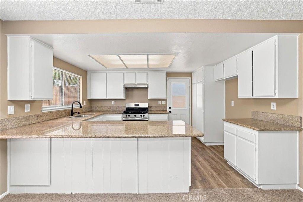 Image 12 of property listing at 1855 E Avenue R2, Palmdale, CA 93550