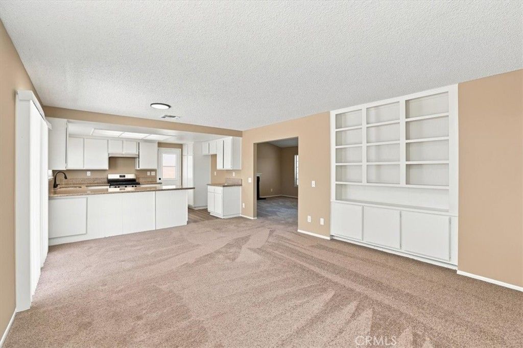 Image 15 of property listing at 1855 E Avenue R2, Palmdale, CA 93550