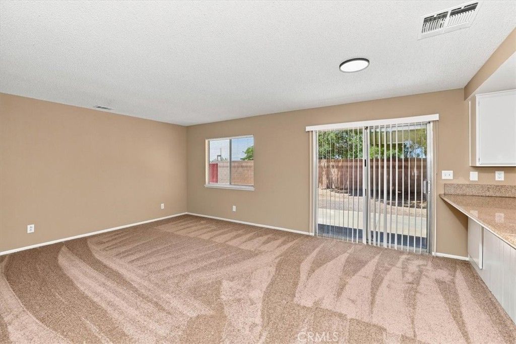 Image 17 of property listing at 1855 E Avenue R2, Palmdale, CA 93550
