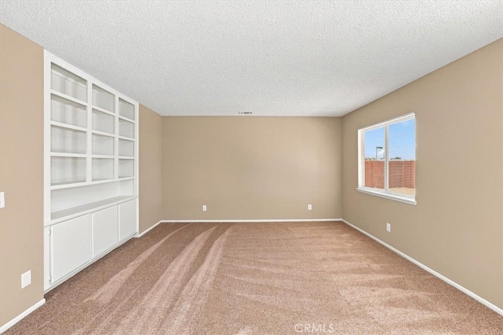 Image 18 of property listing at 1855 E Avenue R2, Palmdale, CA 93550