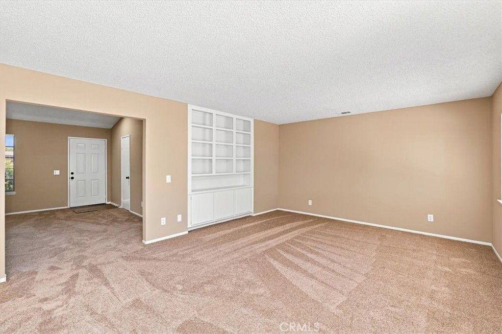 Image 19 of property listing at 1855 E Avenue R2, Palmdale, CA 93550