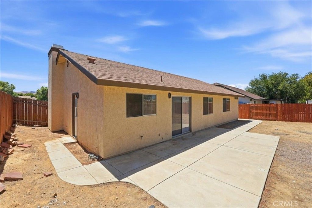 Image 34 of property listing at 1855 E Avenue R2, Palmdale, CA 93550