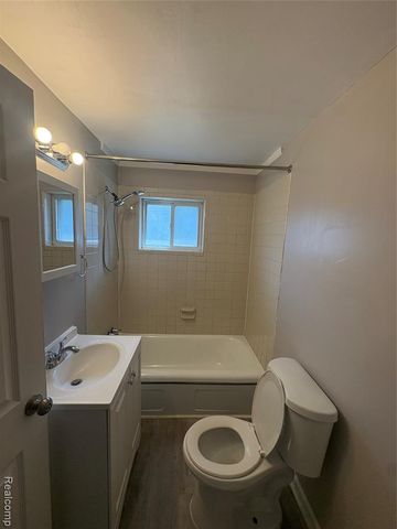 21410 Doepfer Road, Warren, MI 48091
