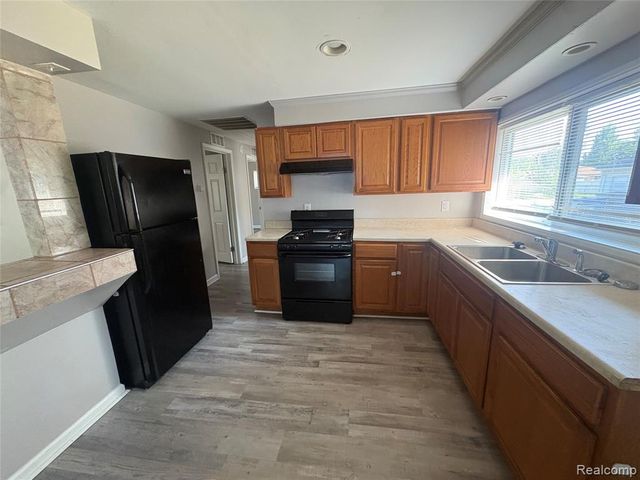 21410 Doepfer Road, Warren, MI 48091