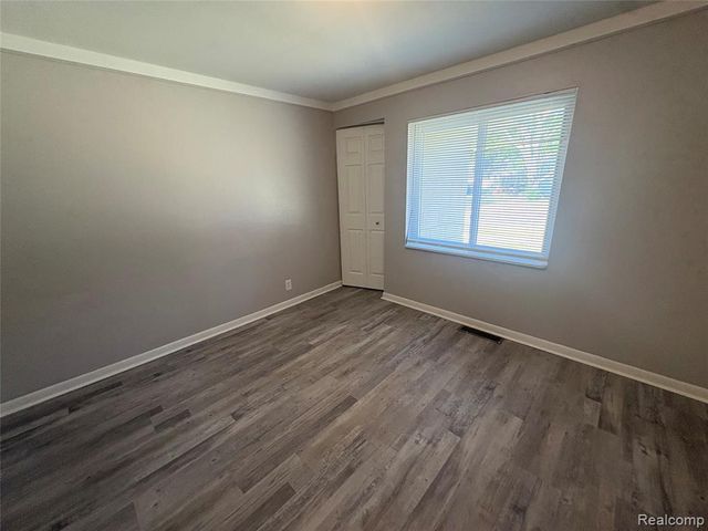 21410 Doepfer Road, Warren, MI 48091