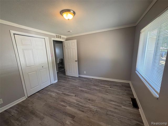 21410 Doepfer Road, Warren, MI 48091