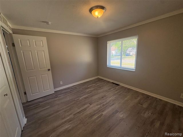 21410 Doepfer Road, Warren, MI 48091