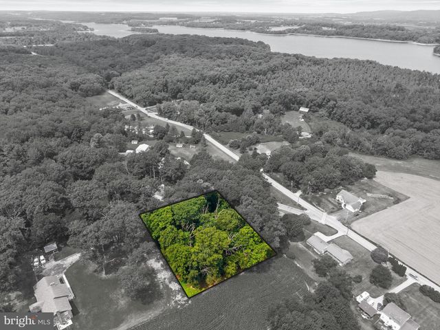 OAK TREE LN, Spring Grove, PA 17362