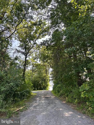 OAK TREE LN, Spring Grove, PA 17362