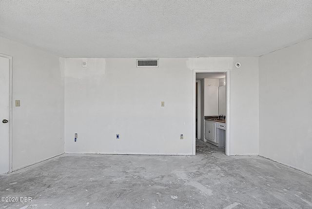 2625 S Atlantic Ave Apt 5NW, Daytona Beach Shores, FL 32118