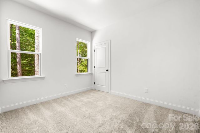 5256 Whitewater Drive, Hickory, NC 28601