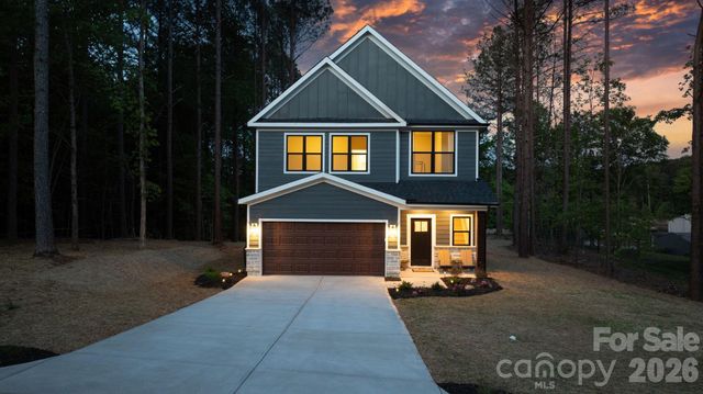 5256 Whitewater Drive, Hickory, NC 28601