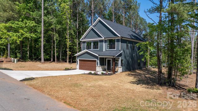 5256 Whitewater Drive, Hickory, NC 28601