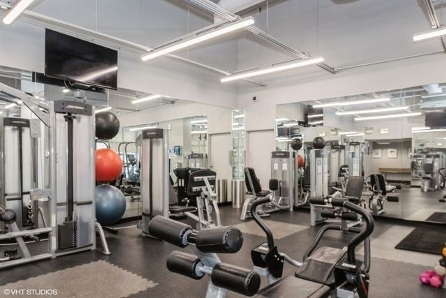 655 W Irving Park Road 3604, Chicago, IL 60613