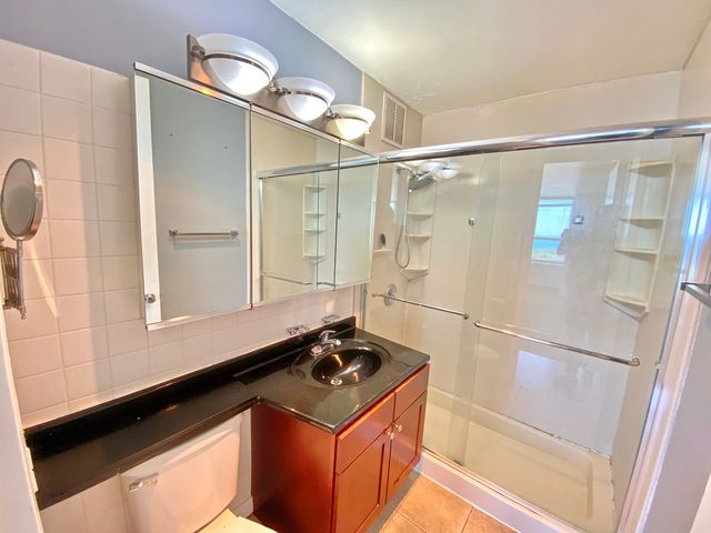 655 W Irving Park Road 3604, Chicago, IL 60613