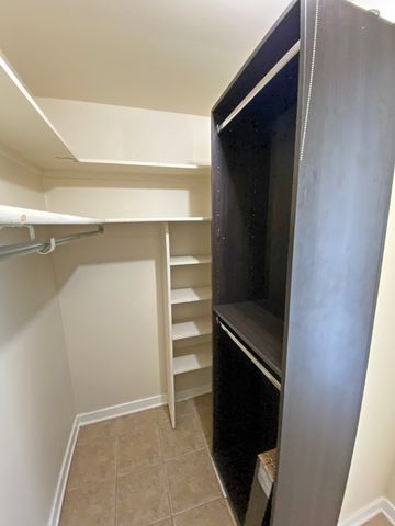 655 W Irving Park Road 3604, Chicago, IL 60613