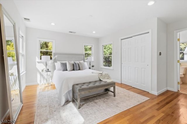 77 Meadowbrook Rd, Millburn Twp., NJ 07078