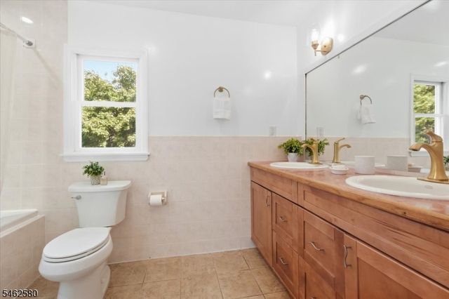 77 Meadowbrook Rd, Millburn Twp., NJ 07078