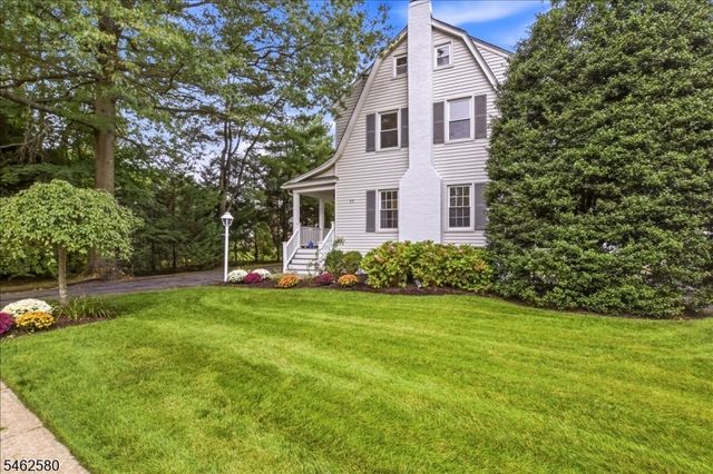 77 Meadowbrook Rd, Millburn Twp., NJ 07078