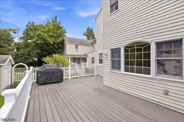 77 Meadowbrook Rd, Millburn Twp., NJ 07078