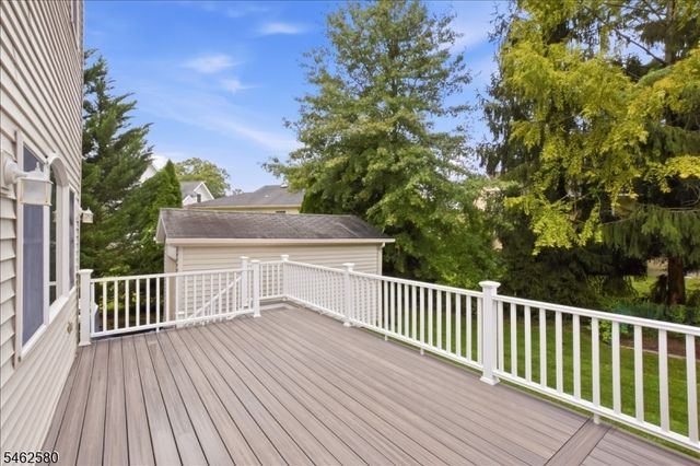 77 Meadowbrook Rd, Millburn Twp., NJ 07078