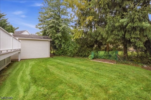 77 Meadowbrook Rd, Millburn Twp., NJ 07078