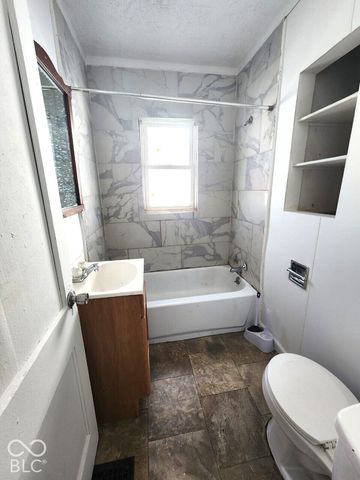 2632 Central Avenue, Anderson, IN 46016