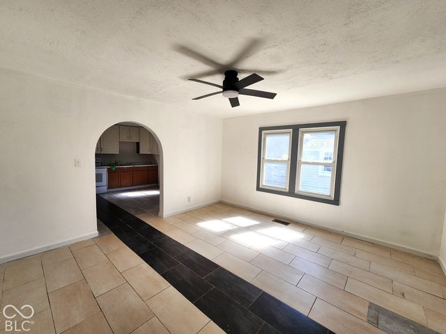 2632 Central Avenue, Anderson, IN 46016