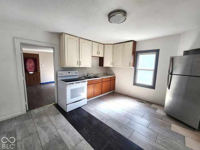 2632 Central Avenue, Anderson, IN 46016