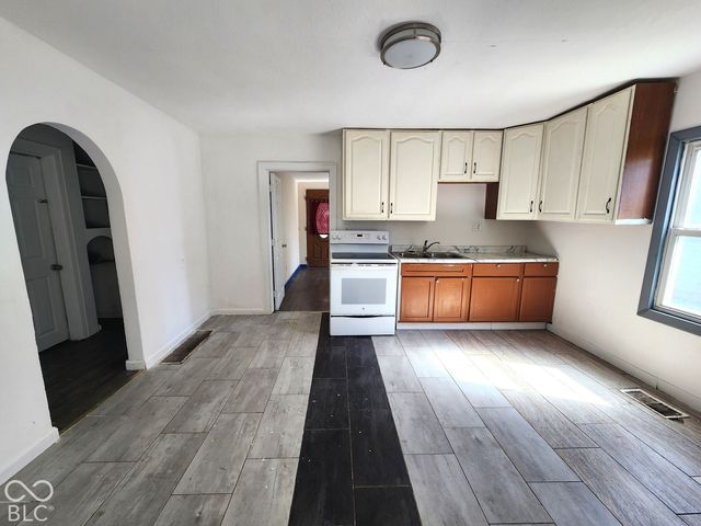 2632 Central Avenue, Anderson, IN 46016