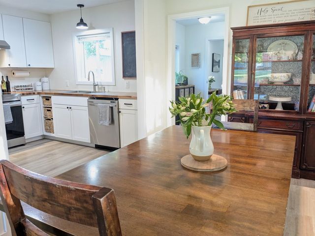 214 E C St, Deer Park, WA 99006