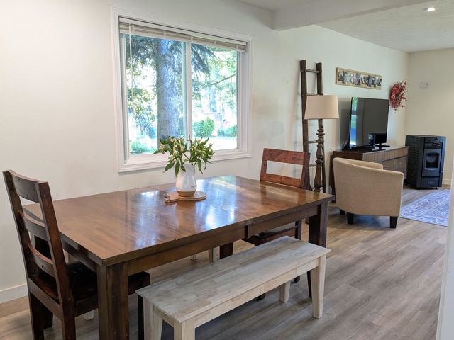 214 E C St, Deer Park, WA 99006