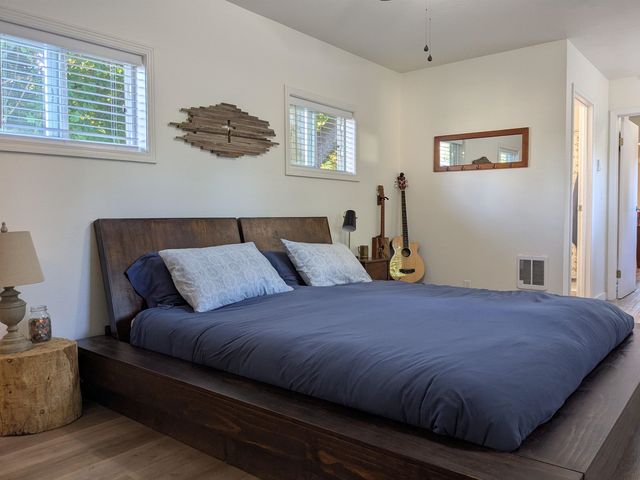 214 E C St, Deer Park, WA 99006