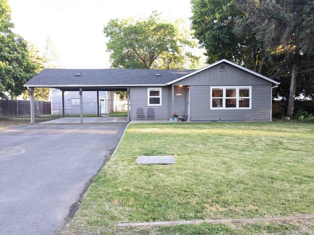 214 E C St, Deer Park, WA 99006