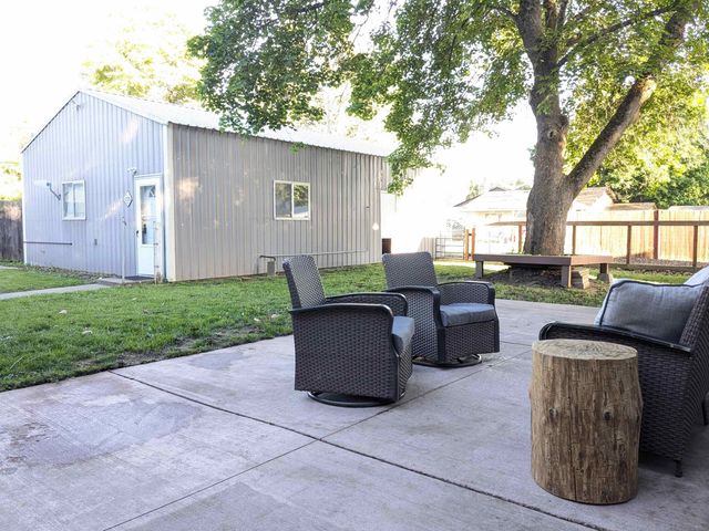 214 E C St, Deer Park, WA 99006