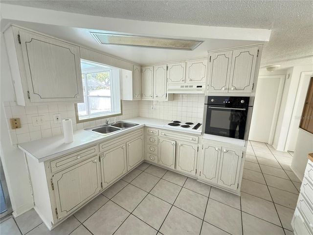 4233 DARLINGTON ROAD, Holiday, FL 34691
