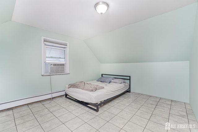 47 Willry Street, Woodbridge Proper, NJ 07095