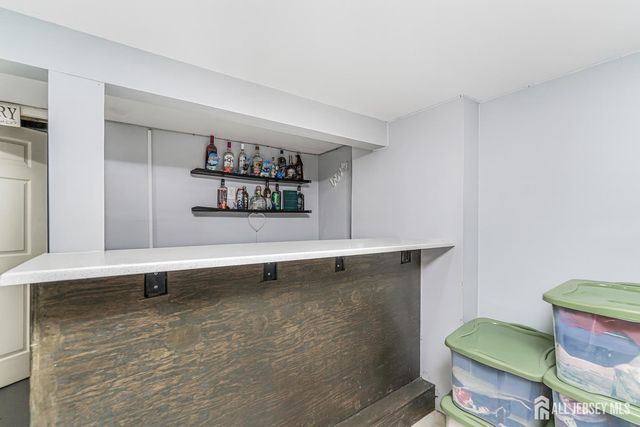 47 Willry Street, Woodbridge Proper, NJ 07095