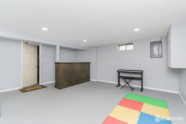 47 Willry Street, Woodbridge Proper, NJ 07095