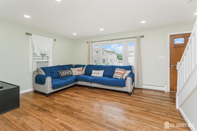 47 Willry Street, Woodbridge Proper, NJ 07095