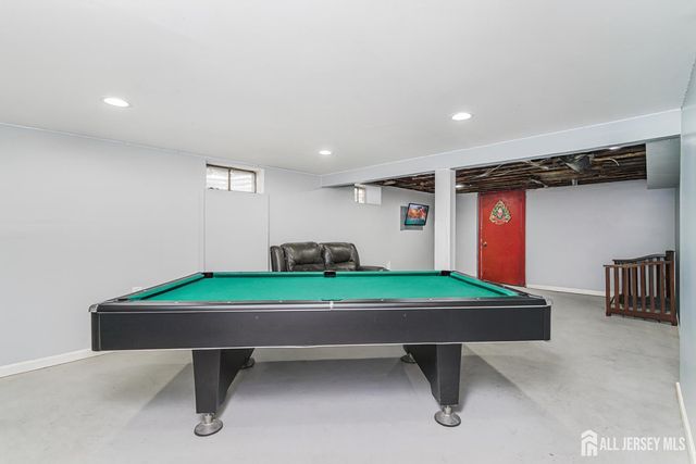 47 Willry Street, Woodbridge Proper, NJ 07095