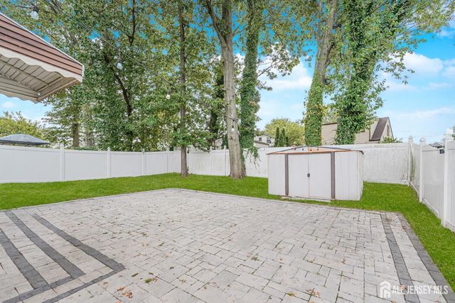 47 Willry Street, Woodbridge Proper, NJ 07095