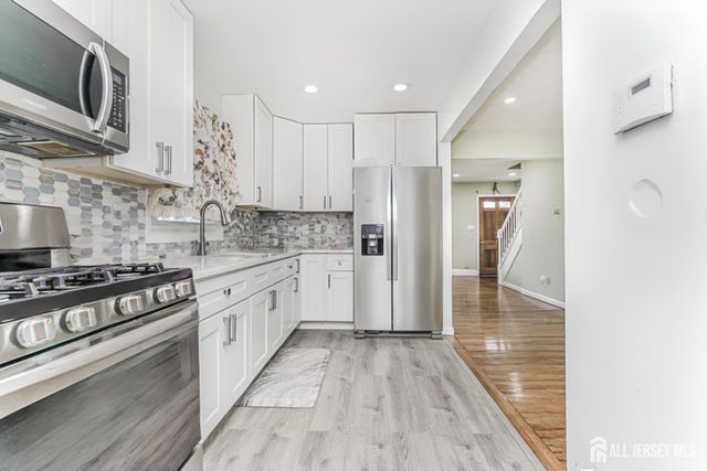 47 Willry Street, Woodbridge Proper, NJ 07095