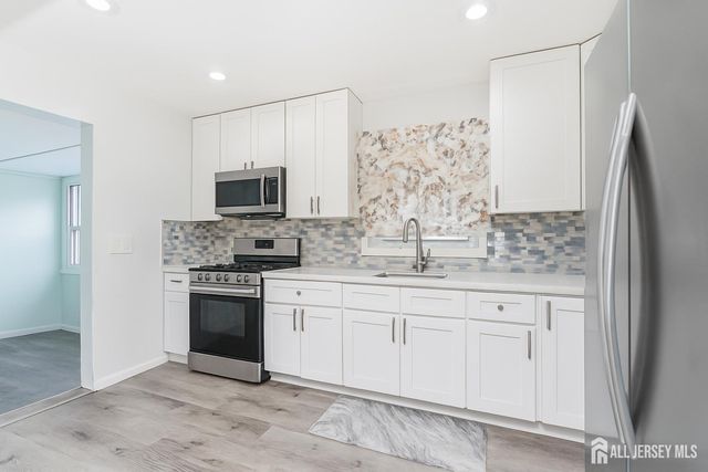 47 Willry Street, Woodbridge Proper, NJ 07095